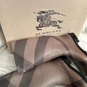 Burberry Checkered Nova Black Plaid Rain Boots size 38 or 8